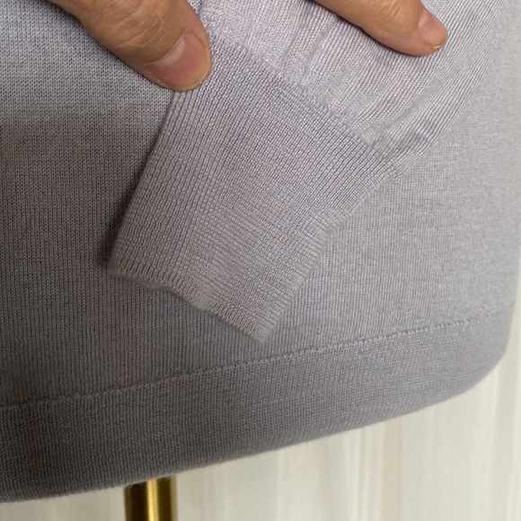 Escada Sport v-neckline wool/cachemire blend lightweight silver sweater Size L - Picture 5 of 16